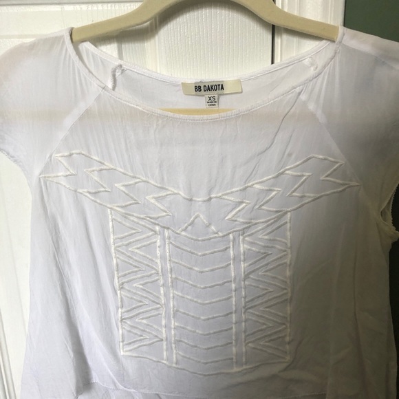 BB Dakota cropped tee shirt✨ - Picture 2 of 5